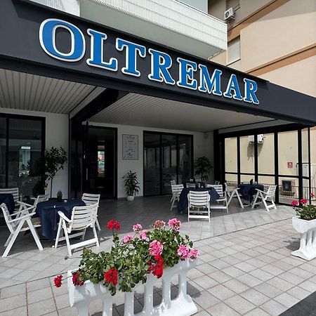 Hotel Oltremar B&B Каттолика Экстерьер фото