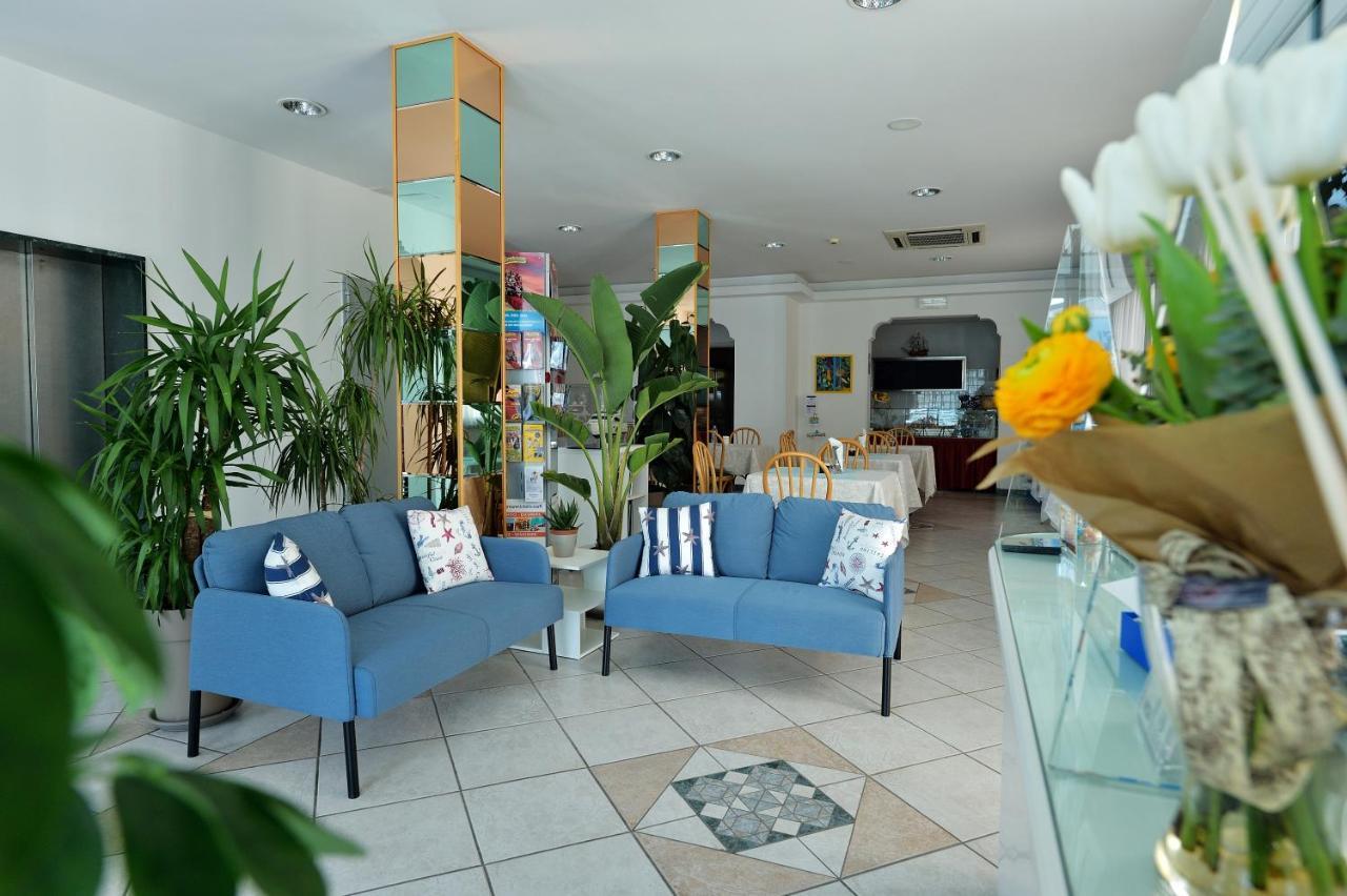 Hotel Oltremar B&B Каттолика Экстерьер фото