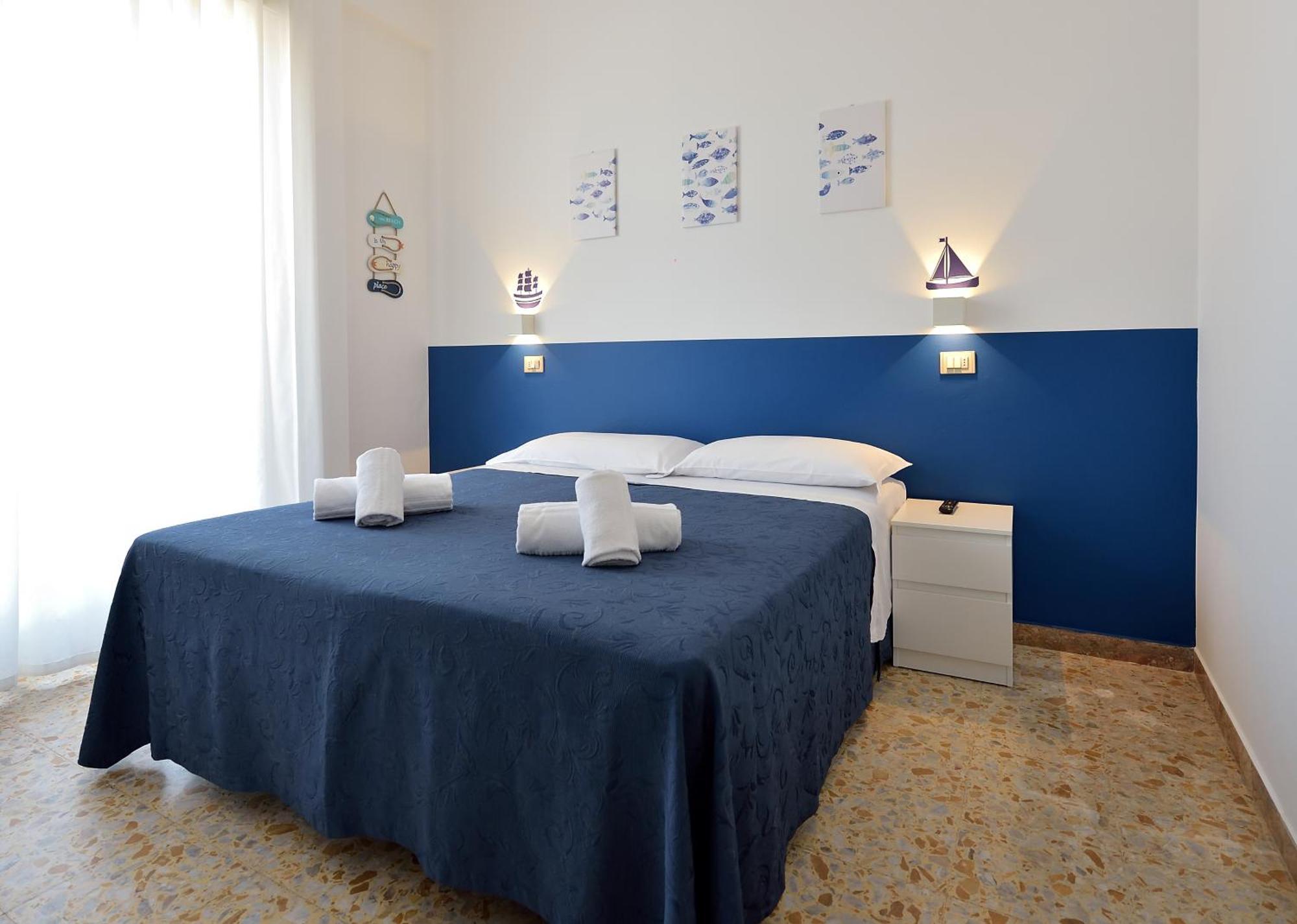 Hotel Oltremar B&B Каттолика Экстерьер фото