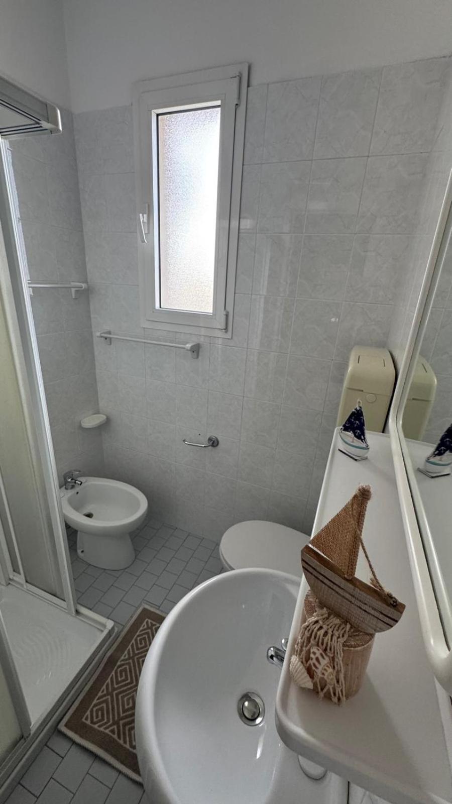 Hotel Oltremar B&B Каттолика Экстерьер фото