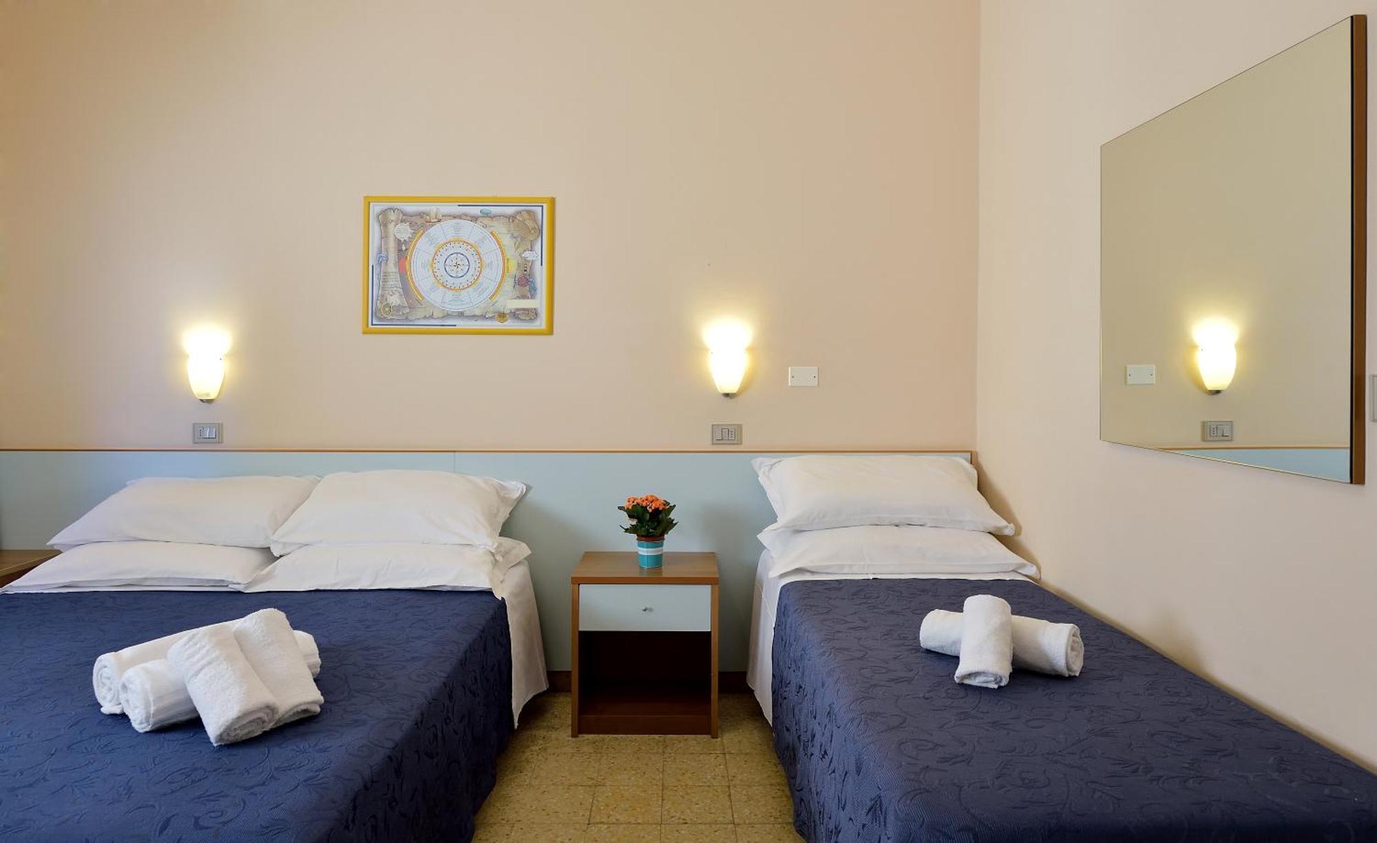 Hotel Oltremar B&B Каттолика Экстерьер фото
