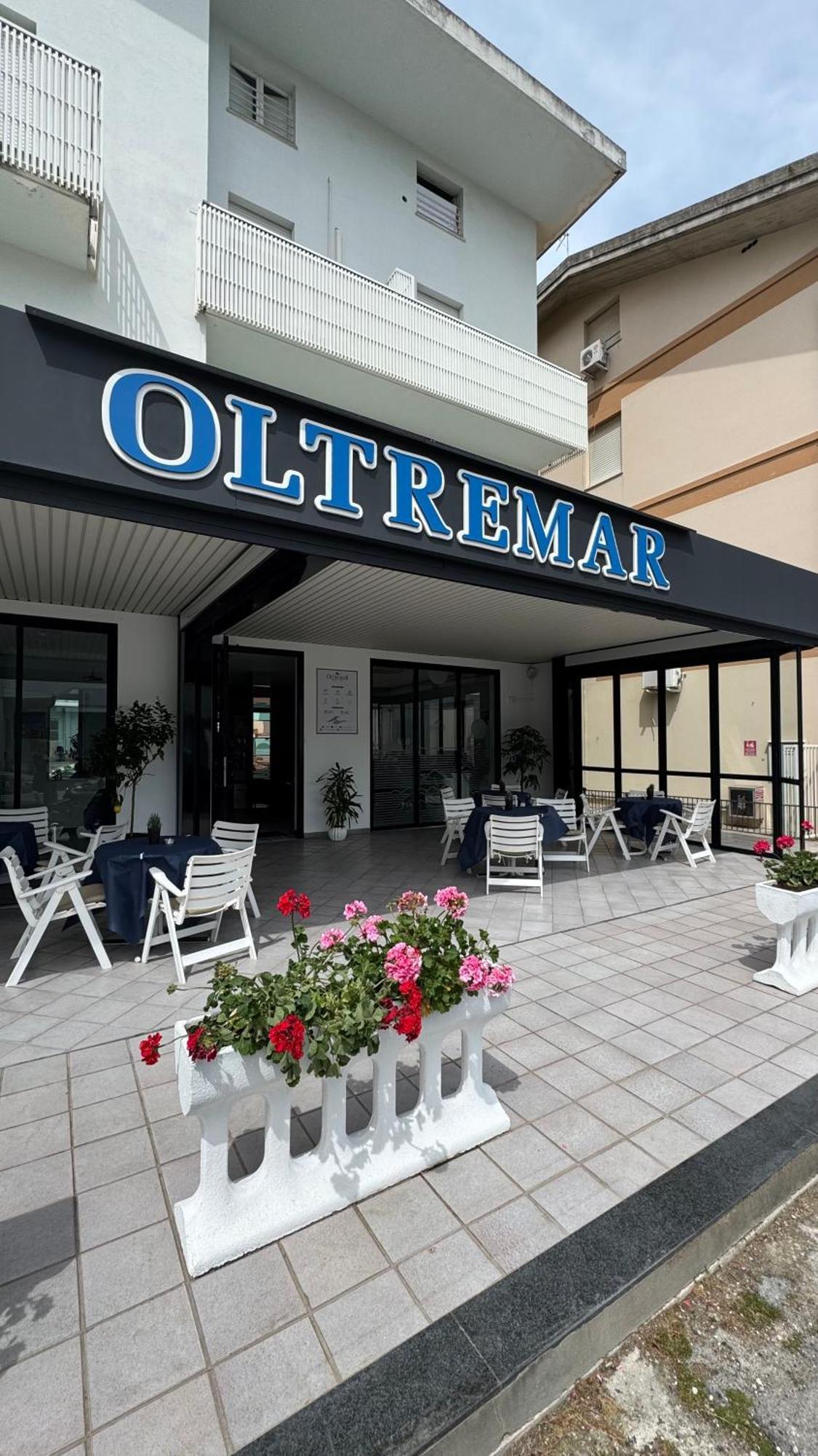 Hotel Oltremar B&B Каттолика Экстерьер фото