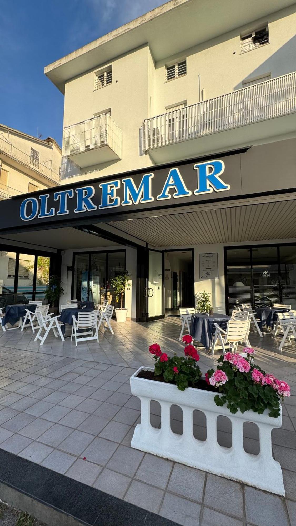 Hotel Oltremar B&B Каттолика Экстерьер фото